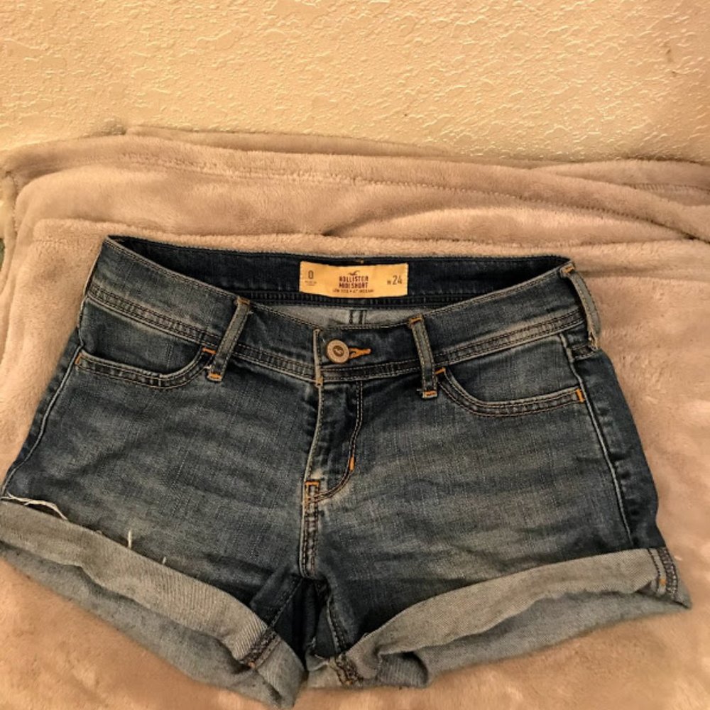 Hollister Midi Short